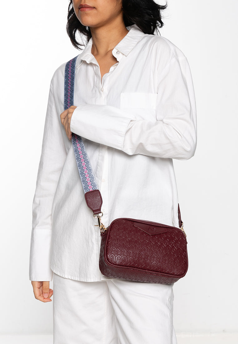 THE PUA CROSSBODY - BURGUNDY